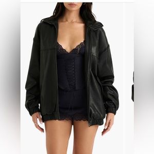 HOUSE OF CB
Larissa Oversize Faux Leather
Bomber Jacket